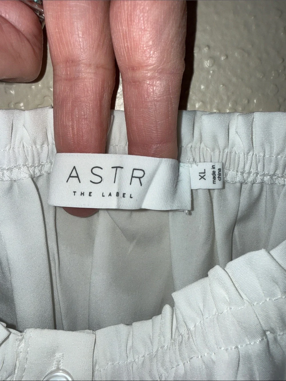 Astr label white